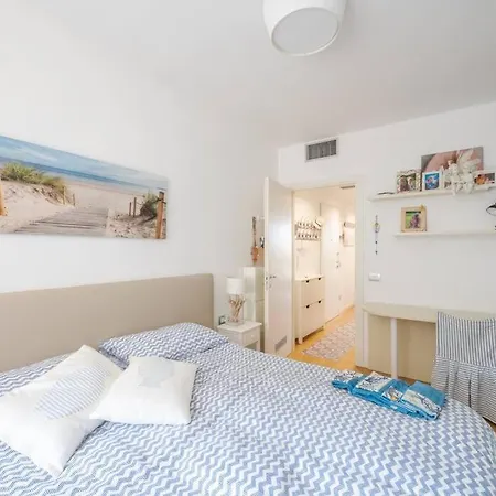 Seaview Cavi B. 100mt Dal Mare Лаванья