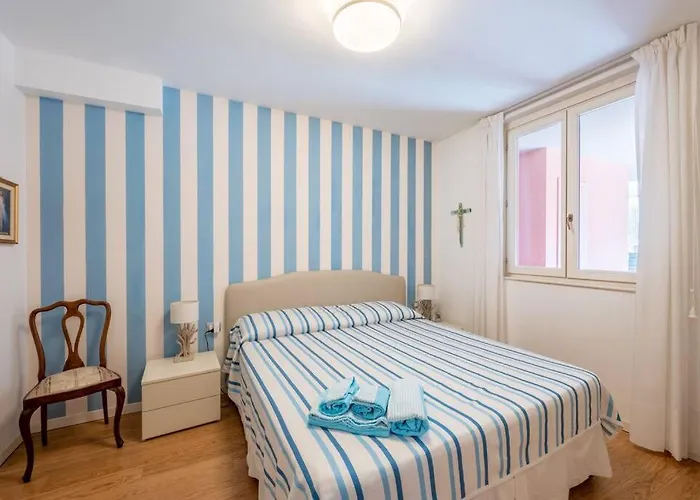 Seaview Cavi B. 100mt Dal Mare * Lavagna